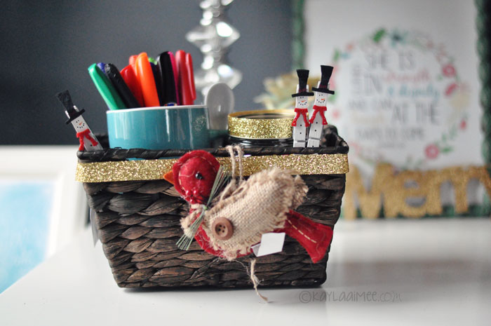 Teacher Gift Idea! Mason Jar Crayon Holder and Other Cute Christmas Gift Basket Ideas!